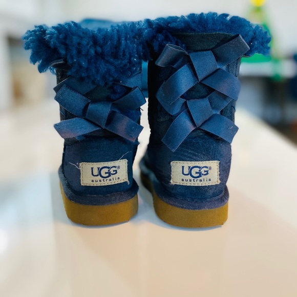 UGG Boots Girls - Picture 2 of 3